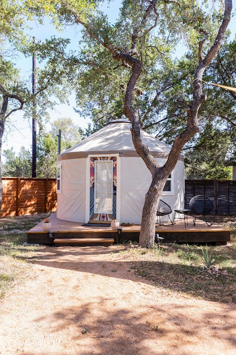 Camposanto ATX Glamping