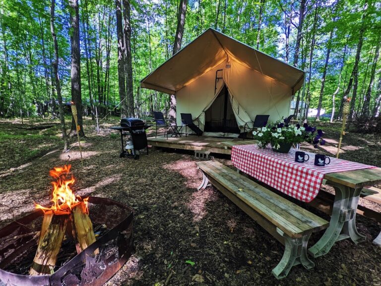 Coadys' Point of View Lake Resort | Wisconsin Glamping and Cabin Rentals